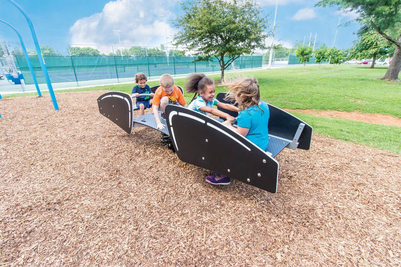 Rotary expanding playground at park